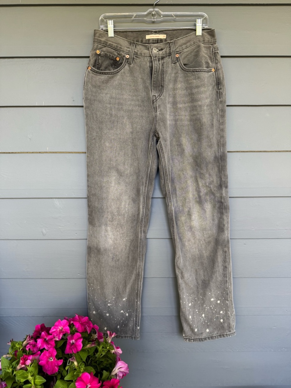 Levi's Women's Low Pro Straight Leg 29 Jeans in Gray Grunge 90s